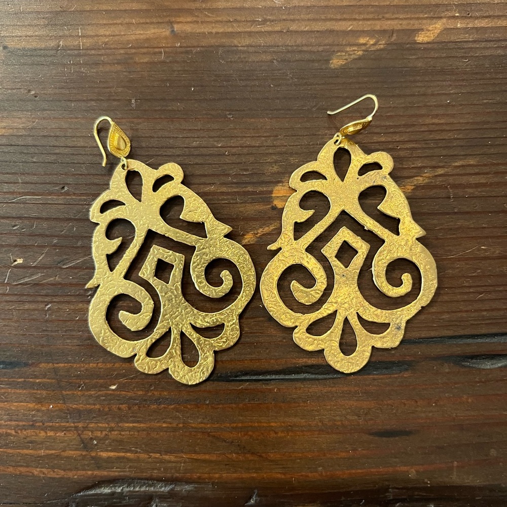 Gold dangly earrings